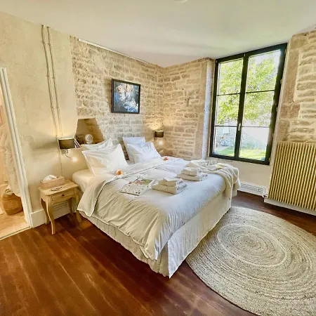 Casa de Férias Moncoeur, Maison Et Jardin à 700 M Des Hospices De *