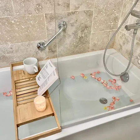 Moncoeur, Maison Et Jardin à 700 M Des Hospices De *