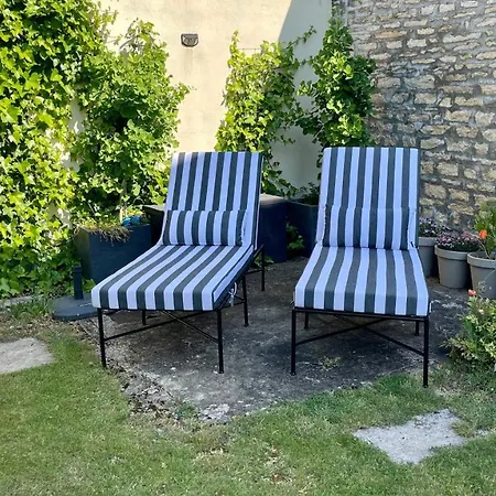 Casa de Férias Moncoeur, Maison Et Jardin à 700 M Des Hospices De