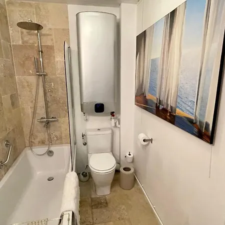 Casa de Férias Moncoeur, Maison Et Jardin à 700 M Des Hospices De *