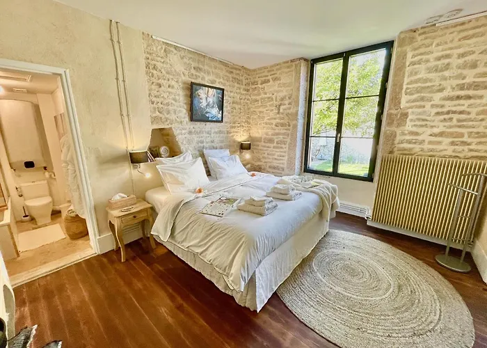 بيت للعطل Moncoeur, Maison Et Jardin A 700 M Des Hospices De *