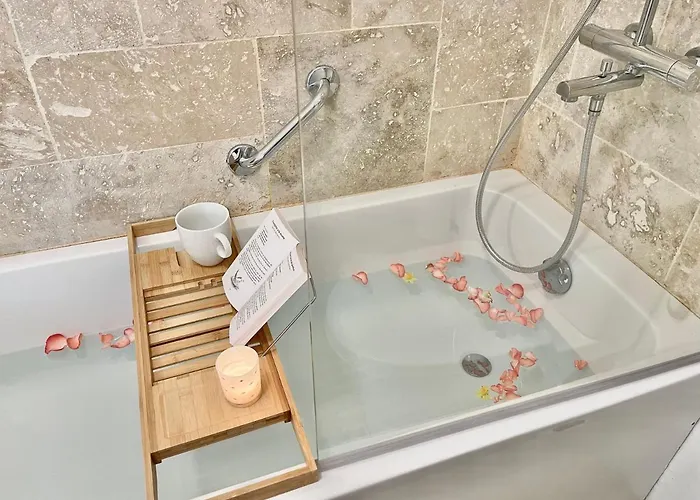 Moncoeur, Maison Et Jardin A 700 M Des Hospices De *