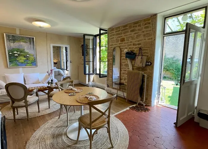 Moncoeur, Maison Et Jardin A 700 M Des Hospices De Будинок відпочинку Бон