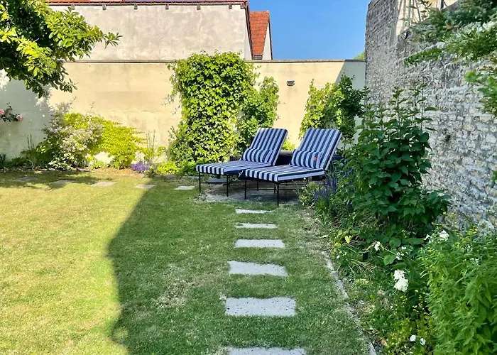 Moncoeur, Maison Et Jardin A 700 M Des Hospices De Бон